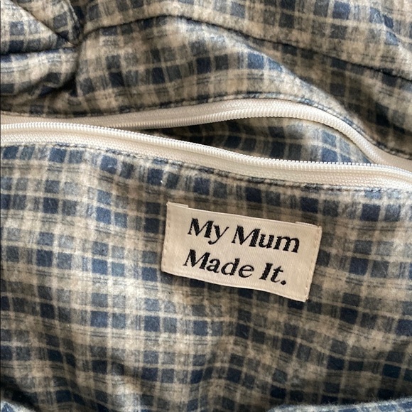 Blue and White Quilted Tote Bag with Puffy Texture - Picture 2 of 3